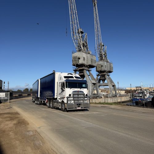 adelaide-melbourne-courier